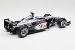 McLaren MP4-16 #4 M. Häkkinen F1 2001 Hot Wheels 1:18 50198 Druckguss — Bild 2 von 6