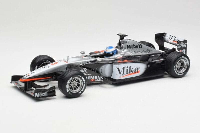 McLaren MP4-16 #4 M. Häkkinen F1 2001 Hot Wheels 1:18 50198 Druckguss