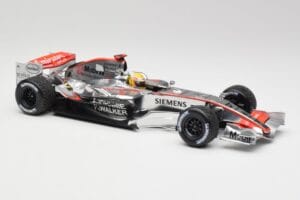 McLaren MP4-21 L. Hamilton Silverstone Test 2006 Minichamps 1:18 530061884 Druckguss — Bild 4 von 6