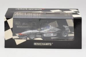 McLaren MP4/98T 2-Seater M. Hakkinen / E. Hakkinen F1 2000 Minichamps 1:43 530984378 Druckguss — Bild 4 von 4