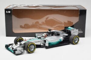 Mercedes AMG Petronas W05 #44 L. Hamilton F1 World Champion 2014 Minichamps 1:18 186140044 Druckguss — Bild 7 von 7