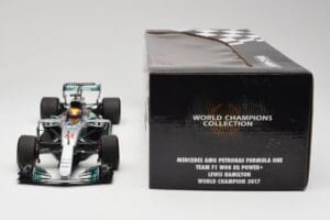 Mercedes AMG W08 EQ Power+ Petronas #44 L. Hamilton F1 World Champion 2017 Minichamps 1:18 186170044 Resin — Bild 6 von 7