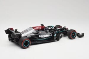 Mercedes AMG W12 Petronas #44 L. Hamilton Spanish GP 100th Pole 2021 Minichamps 1:18 110210444 Resin — Bild 2 von 7