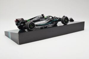 Mercedes AMG W14 E Performance Petronas #63 G. Russell Bahrain GP 2023 Minichamps 1:18 113230163 Resin — Bild 3 von 7