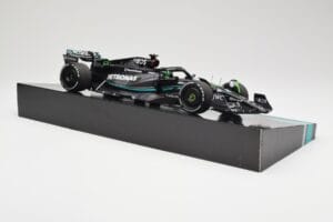 Mercedes AMG W14 E Performance Petronas #63 G. Russell Bahrain GP 2023 Minichamps 1:18 113230163 Resin — Bild 4 von 7