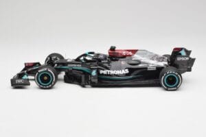 Mercedes AMG W12 #44 L. Hamilton Bahrain GP 2021 Minichamps 1:18 110210144 Druckguss — Bild 3 von 7