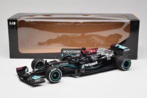 Mercedes AMG W12 #44 L. Hamilton Bahrain GP 2021 Minichamps 1:18 110210144 Druckguss — Bild 6 von 7