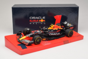 Red Bull Racing RB18 #1 M. Verstappen Oracle Winner Dutch GP 2022 Minichamps 1:18 113223501 Druckguss — Bild 7 von 7