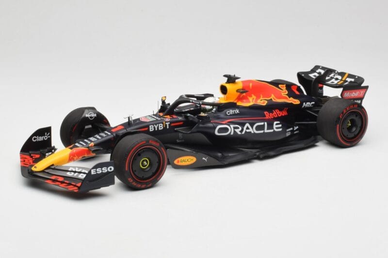 Oracle Red Bull Racing RB18 #1 M. Verstappen Winner Belgian GP 2022 Minichamps 1:18 110221401 Druckguss