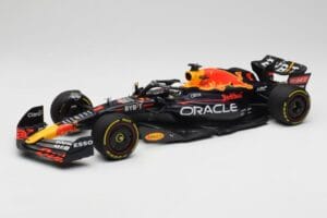 Oracle Red Bull Racing RB18 #1 M. Verstappen Winner Italian GP 2022 Minichamps 1:18 110221601 Druckguss