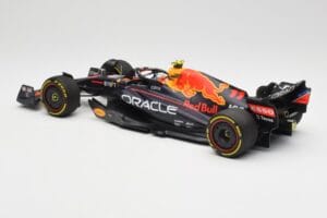 Oracle Red Bull Racing RB18 #11 S. Perez Saudi Arabian GP 2022 Minichamps 1:18 110220011 Druckguss — Bild 5 von 7