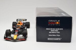 Oracle Red Bull Racing RB18 #11 S. Perez Abu Dhabi GP 2022 Minichamps 1:18 110222211 Druckguss — Bild 6 von 7