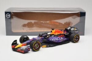 Oracle Red Bull Racing RB19 #33 M. Verstappen Las Vegas GP Winner 2023 Minichamps 1:18 110232201 Resin — Bild 7 von 7