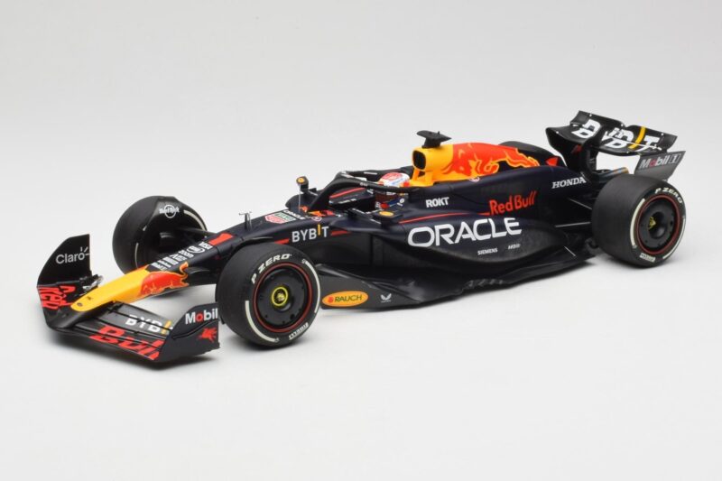 Oracle Red Bull Racing RB20 #1 M. Verstappen Winner Bahrain GP 2024 Minichamps 1:18 110240101 Druckguss