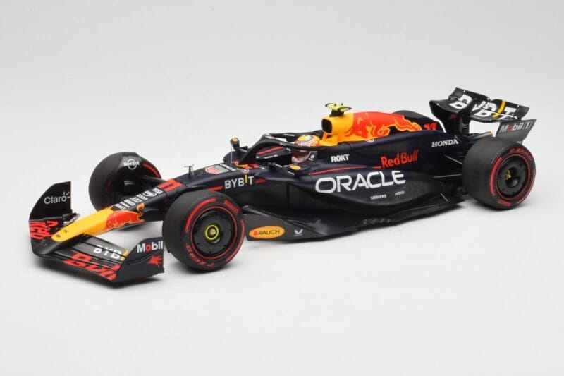 Red Bull Racing RB20 #11 S. Perez Bahrain GP 2024 Minichamps 1:18 110240111 Druckguss