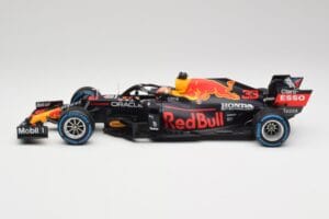 Red Bull Racing Honda RB16B #33 M. Verstappen Turkish GP 2nd Place 2021 Minichamps 1:18 110211633 Druckguss — Bild 3 von 7