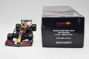 Red Bull Racing Honda RB16B #33 M. Verstappen Turkish GP 2nd Place 2021 Minichamps 1:18 110211633 Druckguss — Bild 6 von 7