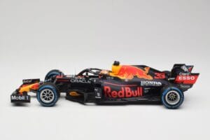 Red Bull Racing Honda RB16B #33 M. Verstappen Belgian GP Winner 2021 Minichamps 1:18 110211333 Resin — Bild 3 von 7