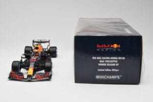 Red Bull Racing Honda RB16B #33 M. Verstappen Belgian GP Winner 2021 Minichamps 1:18 110211333 Resin — Bild 6 von 7