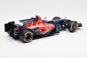 Red Bull Racing RB6 #6 M. Webber F1 Showcar 2010 Minichamps 1:18 150100076 Druckguss — Bild 2 von 6