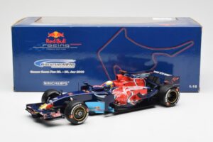 Red Bull Racing RB6 #6 M. Webber F1 Showcar 2010 Minichamps 1:18 150100076 Druckguss — Bild 6 von 6