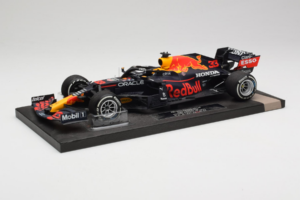 Red Bull Racing RB16B #33 M. Verstappen Monaco GP Winner 2021 Minichamps 1:18 113210533-R1 Resin — Bild 2 von 6
