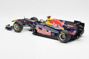 Red Bull Racing Renault RB6 #5 S. Vettel F1 World Champion 2010 Minichamps 1:18 110100005 Druckguss — Bild 5 von 6