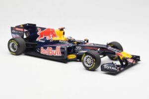 Red Bull Racing Renault RB6 #5 S. Vettel F1 World Champion Showcar 2010 Minichamps 1:18 150100075 Druckguss — Bild 4 von 6