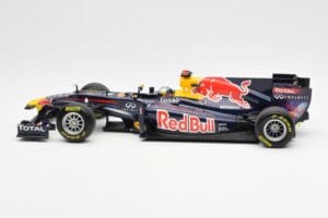 Red Bull Racing Renault RB7 #1 S. Vettel F1 World Champion Showcar 2011 Minichamps 1:18 113110271 Druckguss — Bild 3 von 6