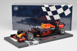 Red Bull RB12 #33 M. Verstappen Spain GP Winner 2016 Minichamps 1:18 117160333 Druckguss — Bild 6 von 7