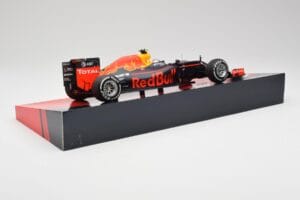 Red Bull RB12 #33 M. Verstappen Spain GP Winner 2016 Minichamps 1:18 147160533 Druckguss — Bild 3 von 6