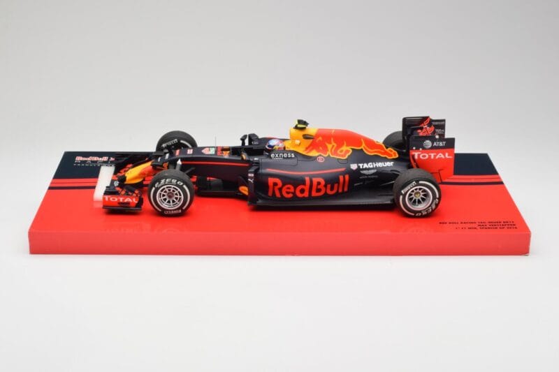 Red Bull RB12 #33 M. Verstappen Spain GP Winner 2016 Minichamps 1:18 147160533 Druckguss