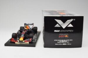 Red Bull RB15 #33 M. Verstappen Brazil GP Winner 2019 Minichamps 1:18 113191933 Druckguss — Bild 7 von 7