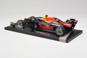 Red Bull RB16 #33 M. Verstappen Abu Dhabi GP Winner 2020 Minichamps 1:18 113201733 Druckguss — Bild 5 von 6