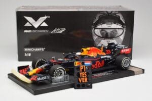 Red Bull RB16 #33 M. Verstappen Abu Dhabi GP Winner 2020 Minichamps 1:18 113201733 Druckguss — Bild 6 von 6