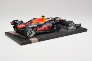 Red Bull RB16B #33 M. Verstappen Dutch GP Winner 2021 Minichamps 1:18 113212533 Druckguss — Bild 3 von 7