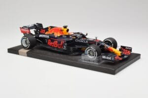 Red Bull RB16B #33 M. Verstappen Dutch GP Winner 2021 Minichamps 1:18 113212533 Druckguss — Bild 4 von 7
