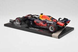 Red Bull RB16B #33 M. Verstappen Abu Dhabi GP 2021 Winner Missing Figurine & Pitboard Minichamps 1:18 113212333 Resin — Bild 5 von 7