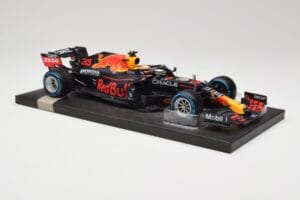 Red Bull RB16B #33 M. Verstappen Belgian GP 2021 Winner Minichamps 1:18 113211333 Resin — Bild 4 von 7