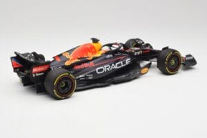 Red Bull RB18 #1 M. Verstappen France GP Winner 2022 Minichamps 1:18 110221201 Druckguss — Bild 2 von 7