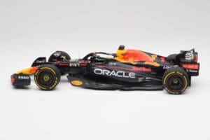 Red Bull RB18 #1 M. Verstappen France GP Winner 2022 Minichamps 1:18 110221201 Druckguss — Bild 3 von 7