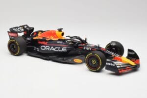 Red Bull RB18 #1 M. Verstappen France GP Winner 2022 Minichamps 1:18 110221201 Druckguss — Bild 4 von 7