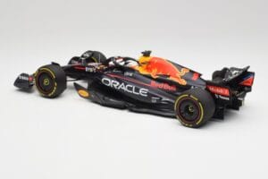 Red Bull RB18 #1 M. Verstappen France GP Winner 2022 Minichamps 1:18 110221201 Druckguss — Bild 5 von 7