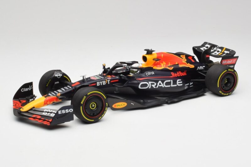 Red Bull RB18 #1 M. Verstappen France GP Winner 2022 Minichamps 1:18 110221201 Druckguss