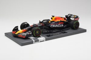 Red Bull RB18 #1 M. Verstappen Japan GP Winner No Figure 2022 Minichamps 1:18 113221801B Druckguss — Bild 2 von 7