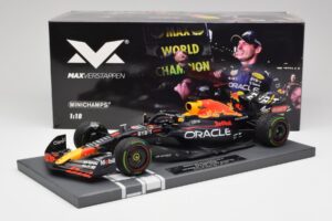Red Bull RB18 #1 M. Verstappen Japan GP Winner No Figure 2022 Minichamps 1:18 113221801B Druckguss — Bild 6 von 7