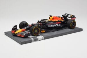 Red Bull RB18 Oracle #1 M. Verstappen Abu Dhabi GP 2022 Winner Minichamps 1:18 113222201 Resin — Bild 2 von 7