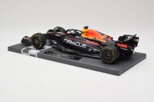 Red Bull RB18 Oracle #1 M. Verstappen Japanese GP 2022 World Champion Minichamps 1:18 113221801 Resin — Bild 5 von 7