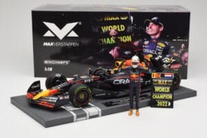 Red Bull RB18 Oracle #1 M. Verstappen Japanese GP 2022 World Champion Minichamps 1:18 113221801 Resin — Bild 7 von 7
