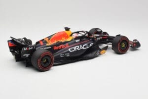Red Bull RB19 #1 M. Verstappen Qatar Sprint Race 2nd WC 2023 Minichamps 1:18 110231801 Druckguss — Bild 2 von 6